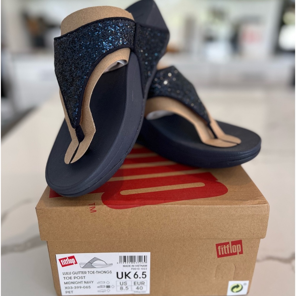 NIB Sparkly Navy Fitflop Size 8.5 Adorable!
